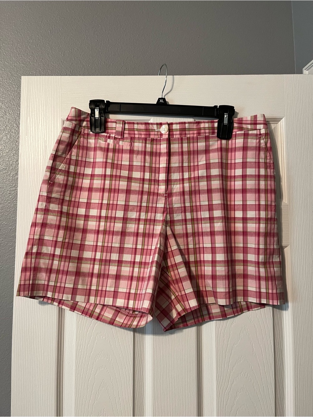 Jones New York Women’s Pink Plaid Shorts - Classic Casual
